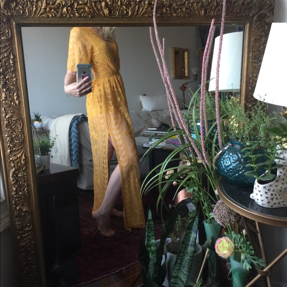 Gorg yellow lace caftan dress w/ attached shorts! - Picture 8 of 8